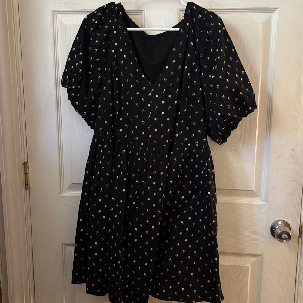 Madewell Back Puff Sleeve Dress with White Floral Pattern